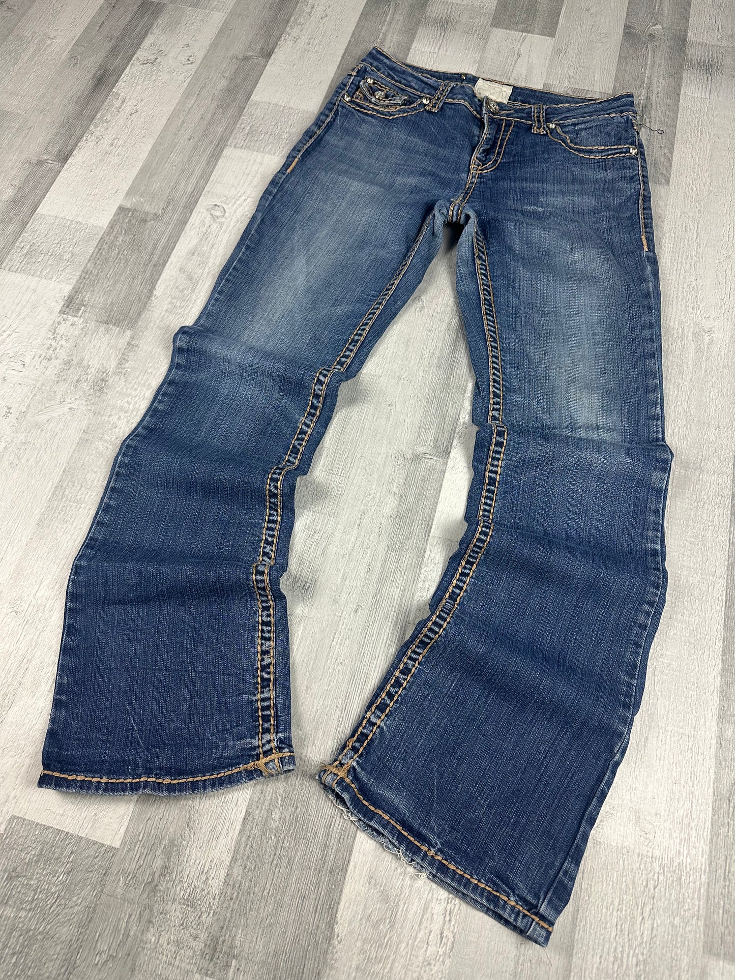 Vintage Low Waist Y2K Flared Jeans With Backpocket Design