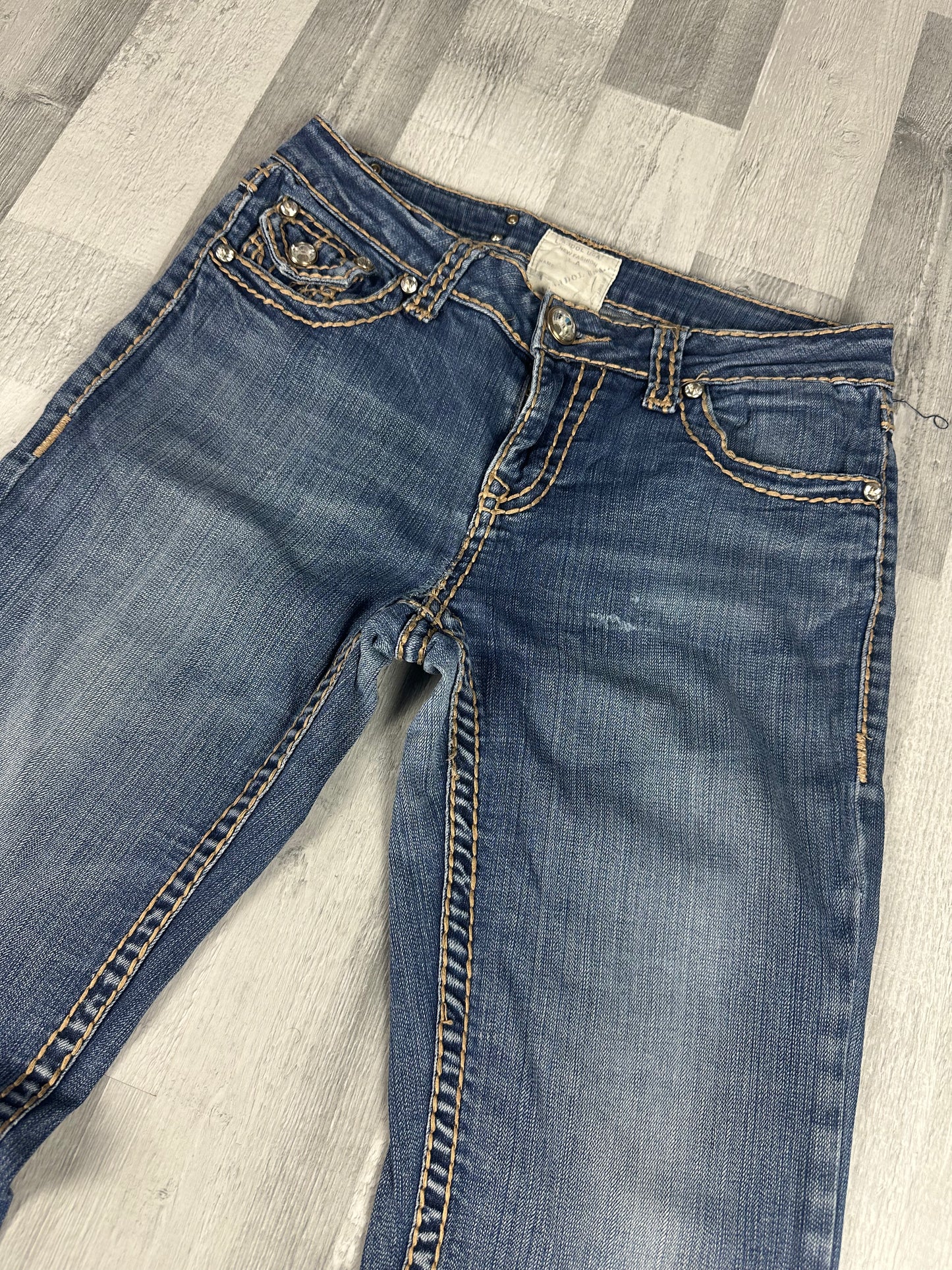 Vintage Low Waist Y2K Flared Jeans With Backpocket Design